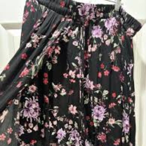 Torrid Walk-thru Floral Shorts / Maxi Skirt - Picture 1 of 2